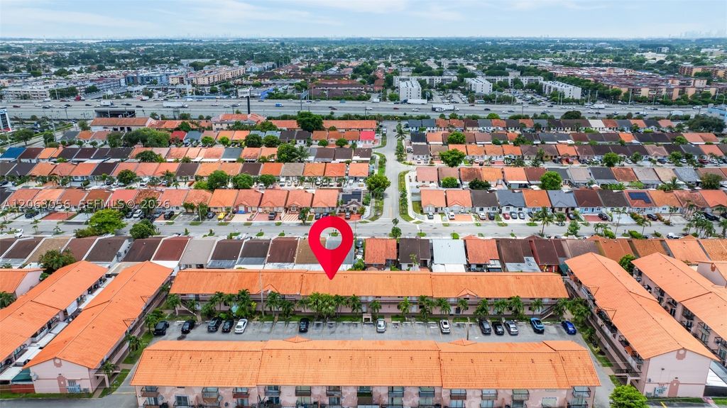2170 W 60th St 16208, Hialeah, FL 33016