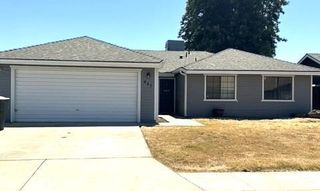841 Moffat Drive, Hanford, CA 93230