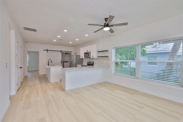 829 18TH STREET S, St Petersburg, FL 33712