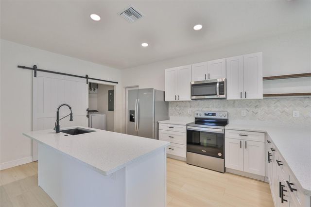 829 18TH STREET S, St Petersburg, FL 33712