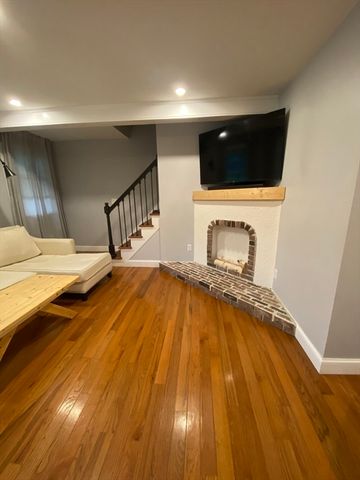 656 Grove Street 1, Worcester, MA 01605