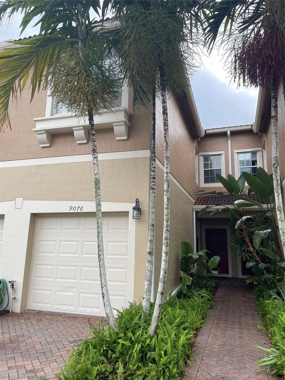 9076 PRESTON Place 9076, Tamarac, FL 33321