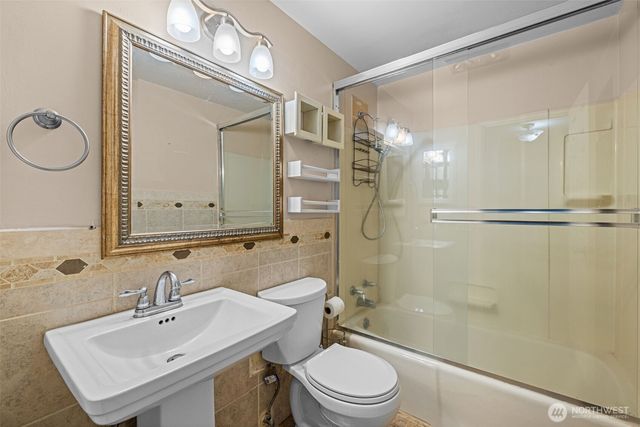 2051 S 223rd Street, Des Moines, WA 98198