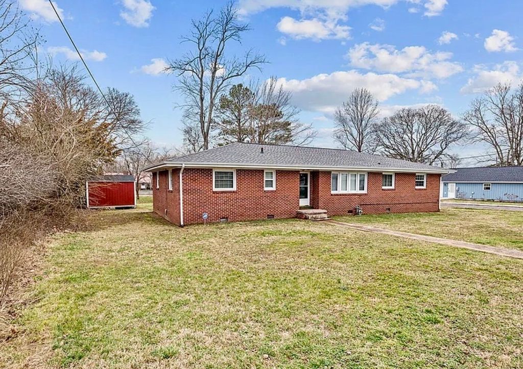 117 Perry St, Centerville, TN 37033