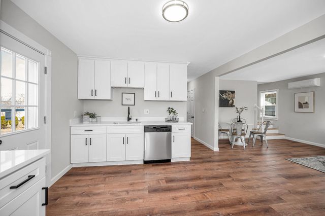 180 Melrose Street, Manchester, NH 03109