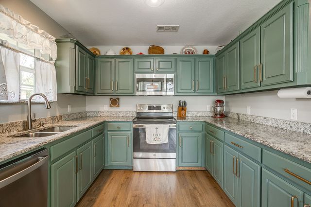 605 Rhonda, Italy, TX 76651