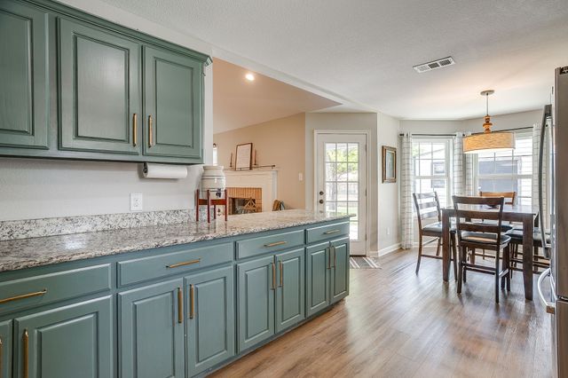 605 Rhonda, Italy, TX 76651