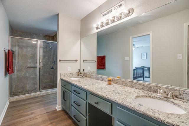 605 Rhonda, Italy, TX 76651