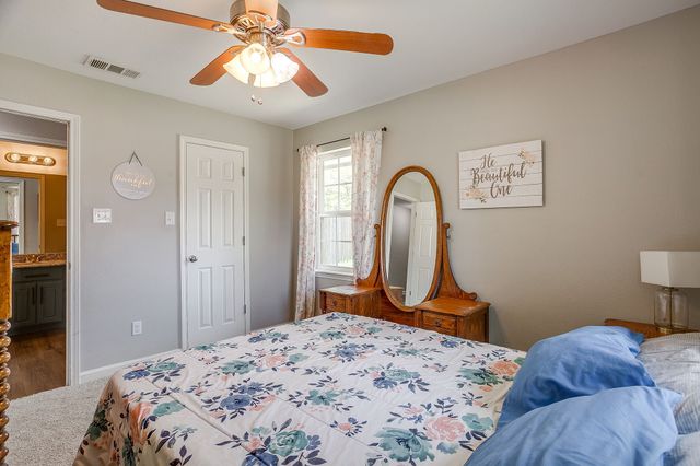 605 Rhonda, Italy, TX 76651