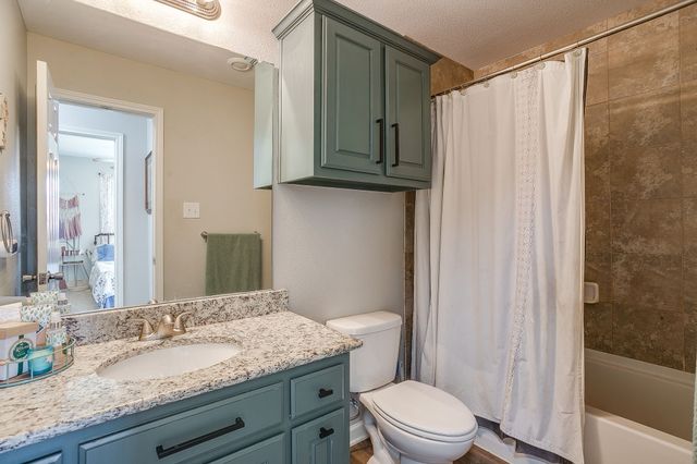 605 Rhonda, Italy, TX 76651