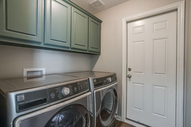 605 Rhonda, Italy, TX 76651