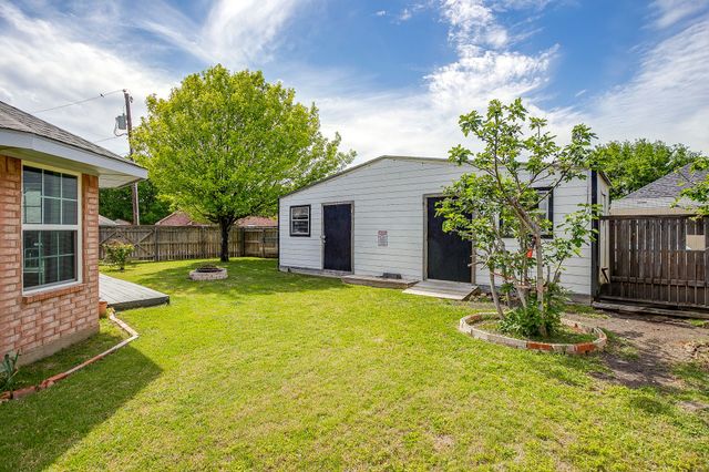 605 Rhonda, Italy, TX 76651