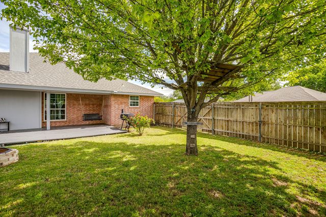 605 Rhonda, Italy, TX 76651