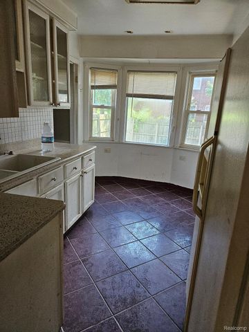 18627 RUTHERFORD Street, Detroit, MI 48235
