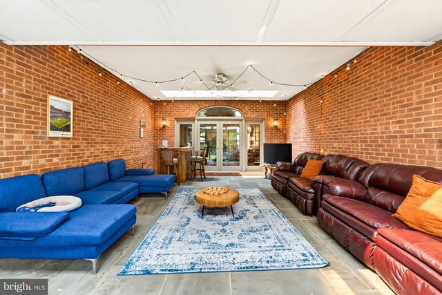 3744 SCHOOL LN, Newtown Square, PA 19073