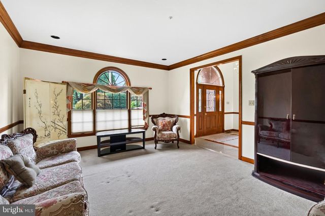 3744 SCHOOL LN, Newtown Square, PA 19073