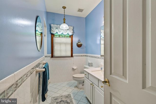 3744 SCHOOL LN, Newtown Square, PA 19073