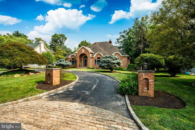 3744 SCHOOL LN, Newtown Square, PA 19073