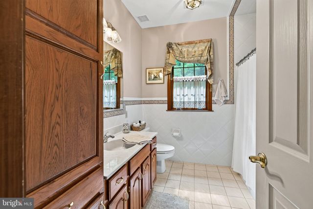 3744 SCHOOL LN, Newtown Square, PA 19073