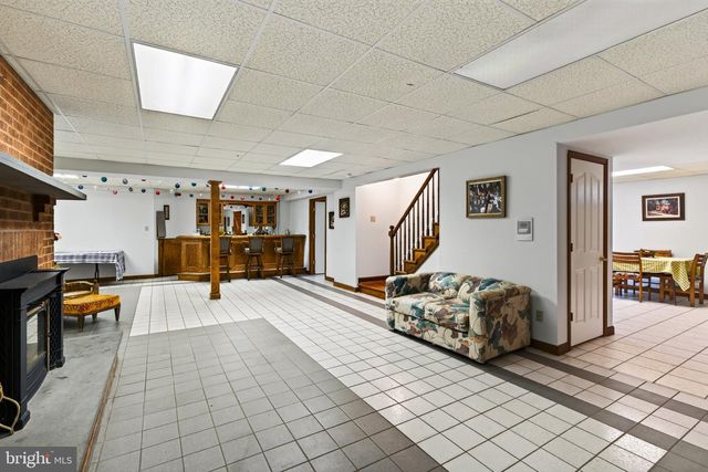 3744 SCHOOL LN, Newtown Square, PA 19073