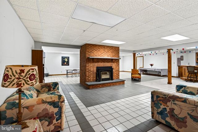 3744 SCHOOL LN, Newtown Square, PA 19073