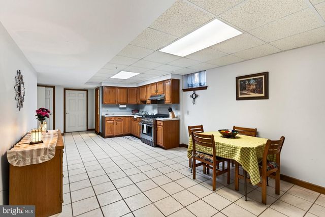 3744 SCHOOL LN, Newtown Square, PA 19073