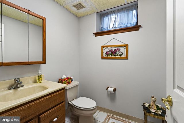 3744 SCHOOL LN, Newtown Square, PA 19073