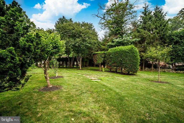 3744 SCHOOL LN, Newtown Square, PA 19073