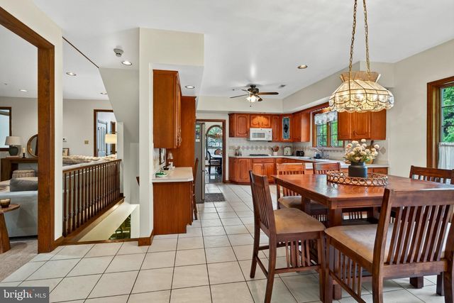 3744 SCHOOL LN, Newtown Square, PA 19073