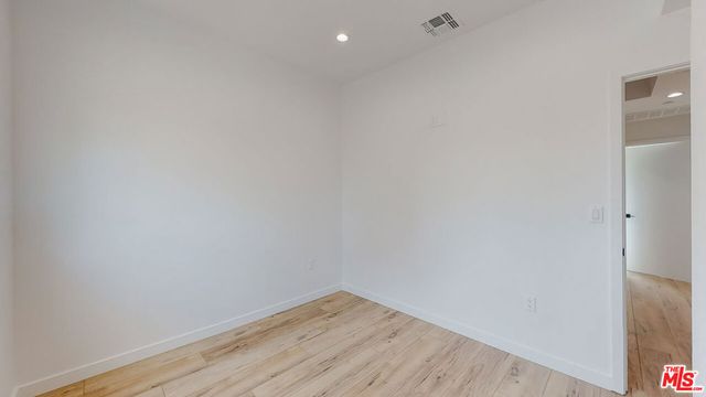 16010 Cantlay Street 2, Van Nuys, CA 91406