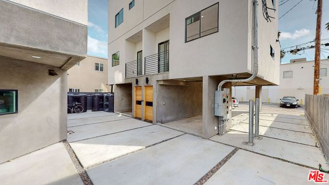16010 Cantlay Street 2, Van Nuys, CA 91406