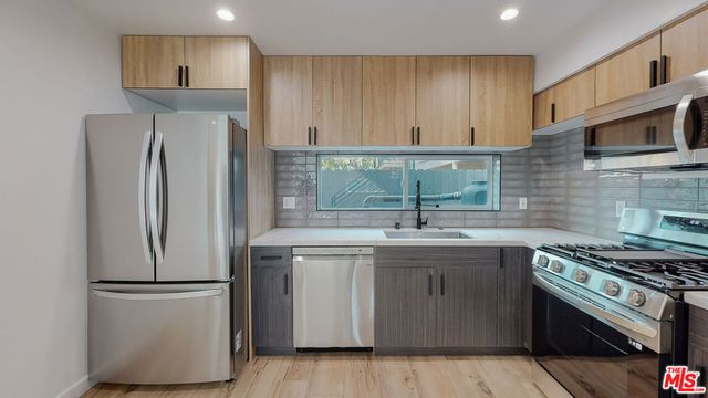 16010 Cantlay Street 2, Van Nuys, CA 91406
