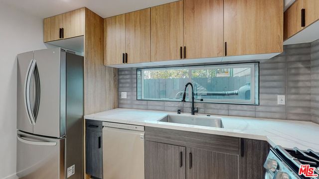 16010 Cantlay Street 2, Van Nuys, CA 91406