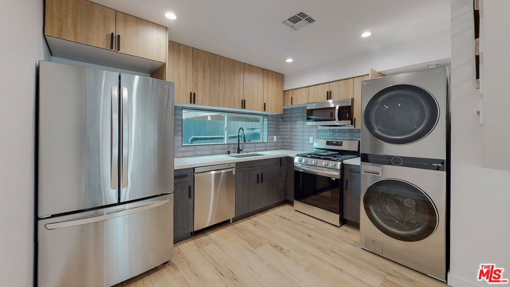 16010 Cantlay Street 2, Van Nuys, CA 91406