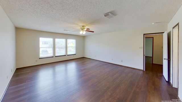 2547 SMOKEY CRK, Schertz, TX 78154