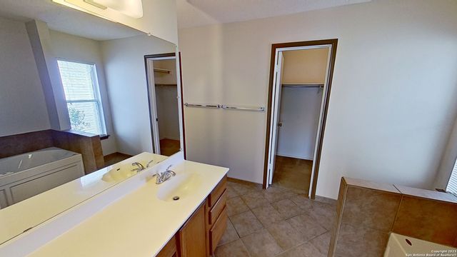 2547 SMOKEY CRK, Schertz, TX 78154