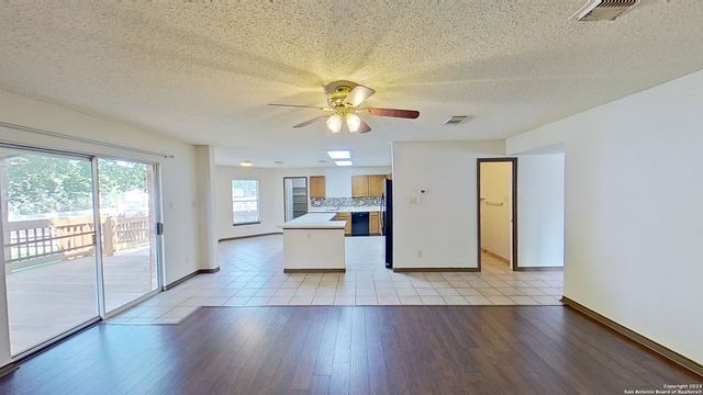 2547 SMOKEY CRK, Schertz, TX 78154