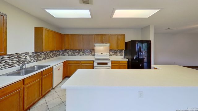 2547 SMOKEY CRK, Schertz, TX 78154