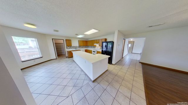 2547 SMOKEY CRK, Schertz, TX 78154