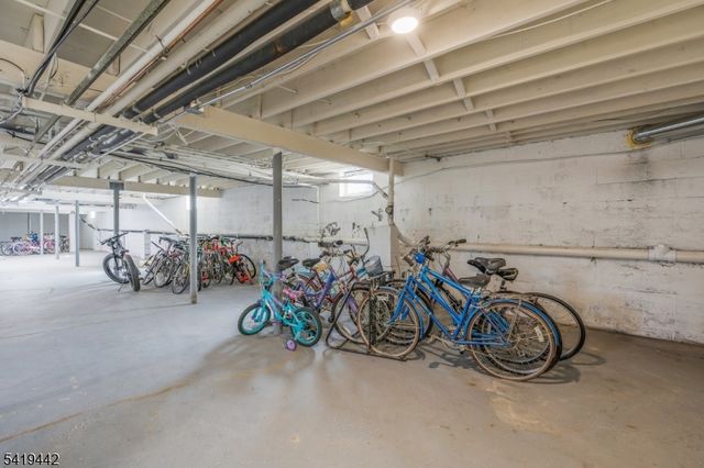 605 Grove St 15, Clifton City, NJ 07013