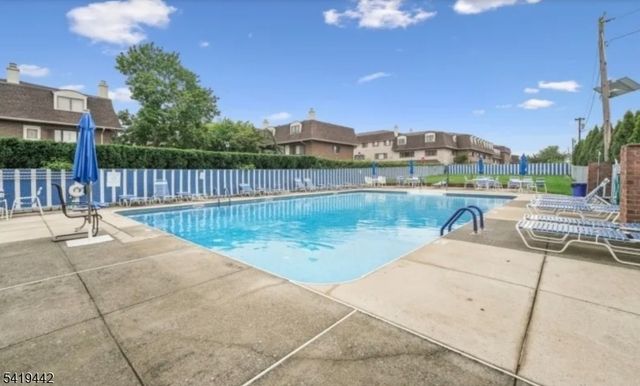 605 Grove St 15, Clifton City, NJ 07013