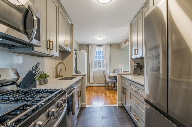 605 Grove St 15, Clifton City, NJ 07013