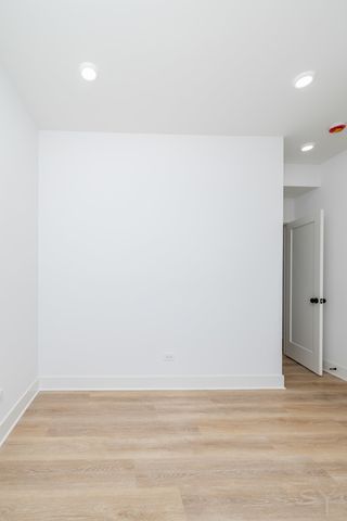 3215 W Fulton Street, Chicago, IL 60624