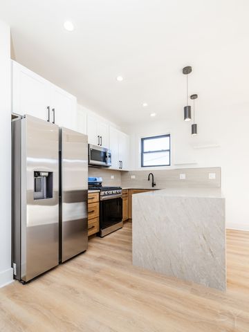 3215 W Fulton Street, Chicago, IL 60624