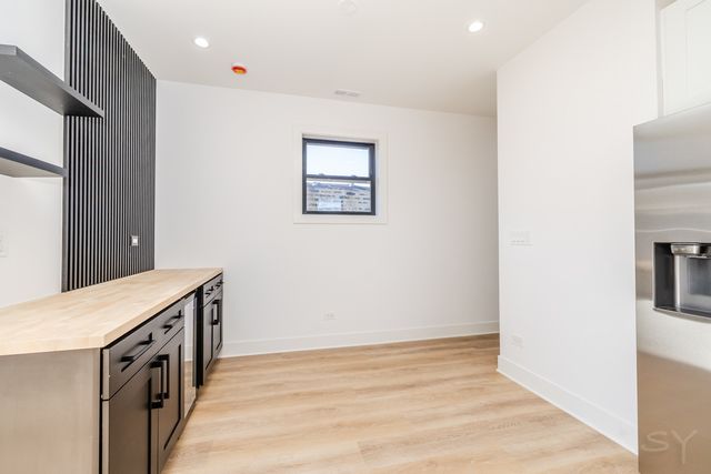 3215 W Fulton Street, Chicago, IL 60624