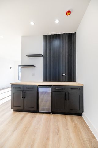 3215 W Fulton Street, Chicago, IL 60624
