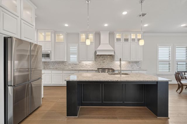79 N Curly Willow Circle, Tomball, TX 77375