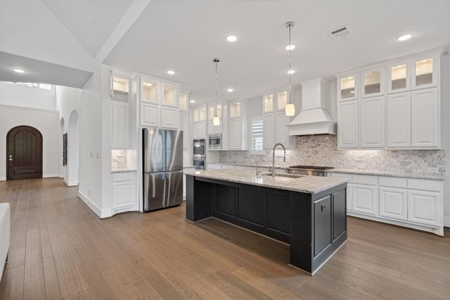 79 N Curly Willow Circle, Tomball, TX 77375