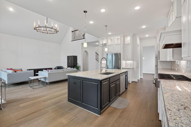 79 N Curly Willow Circle, Tomball, TX 77375