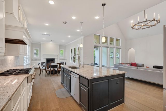 79 N Curly Willow Circle, Tomball, TX 77375